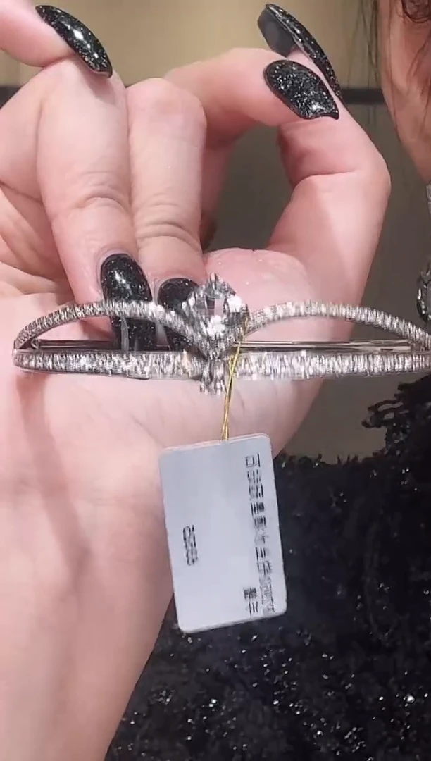 铂Pt950镶嵌手镯钻石皇冠手镯【【拍下备注圈口】