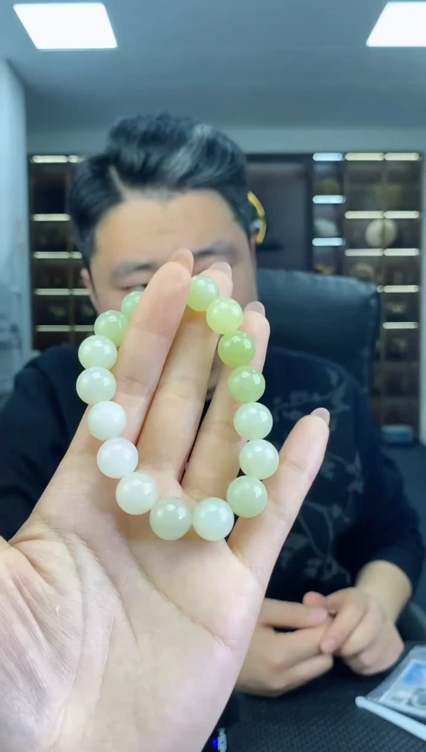 【闪购商品】和田玉手串未镶嵌渐变卡12清货2