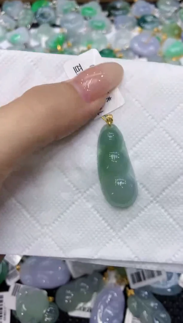 翡翠未镶嵌颈饰111111111111