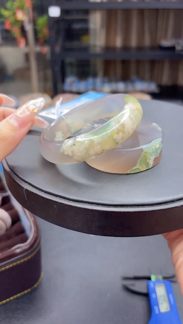 石英质玉手镯未镶嵌80(56圈赠送镯心)