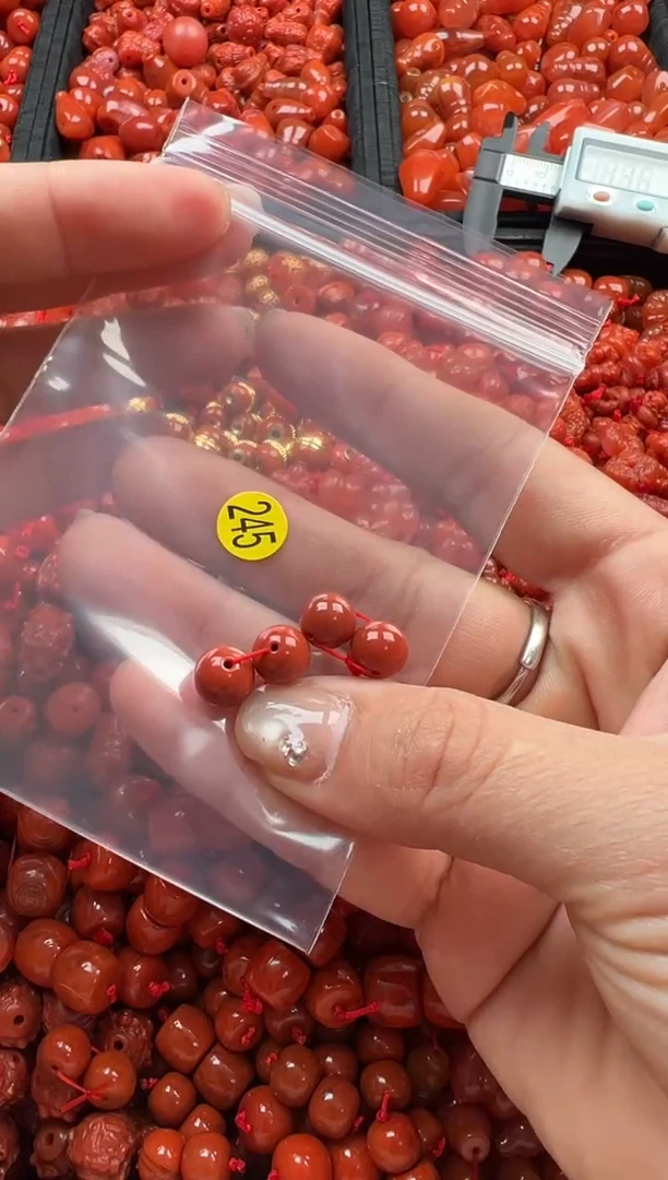 【闪购商品】南红玛瑙颈饰未镶嵌1