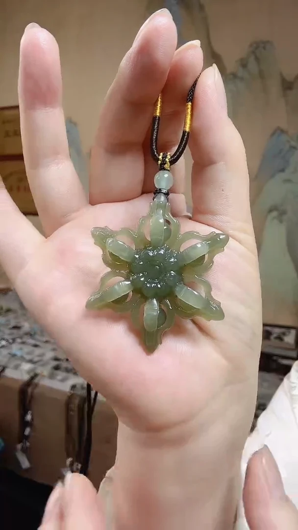 和田玉未镶嵌颈饰.