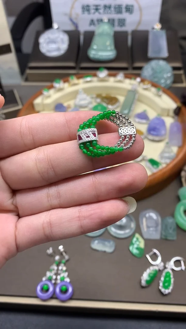 【闪购商品】翡翠吊坠(不含链)18K金镶嵌戒指