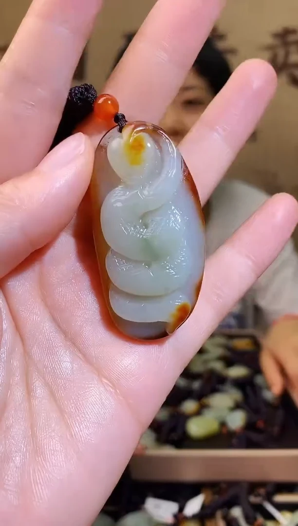 和田玉未镶嵌颈饰1