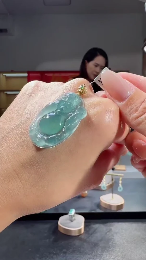 吊坠(不含链)18K金镶嵌翡翠财神