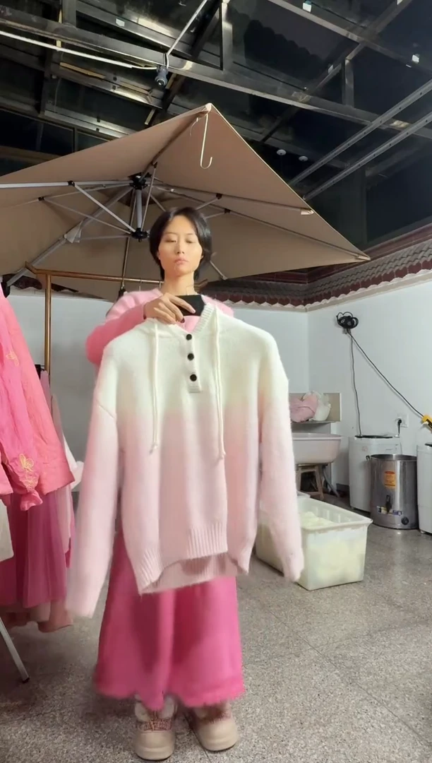 连帽三粒扣上衣11111