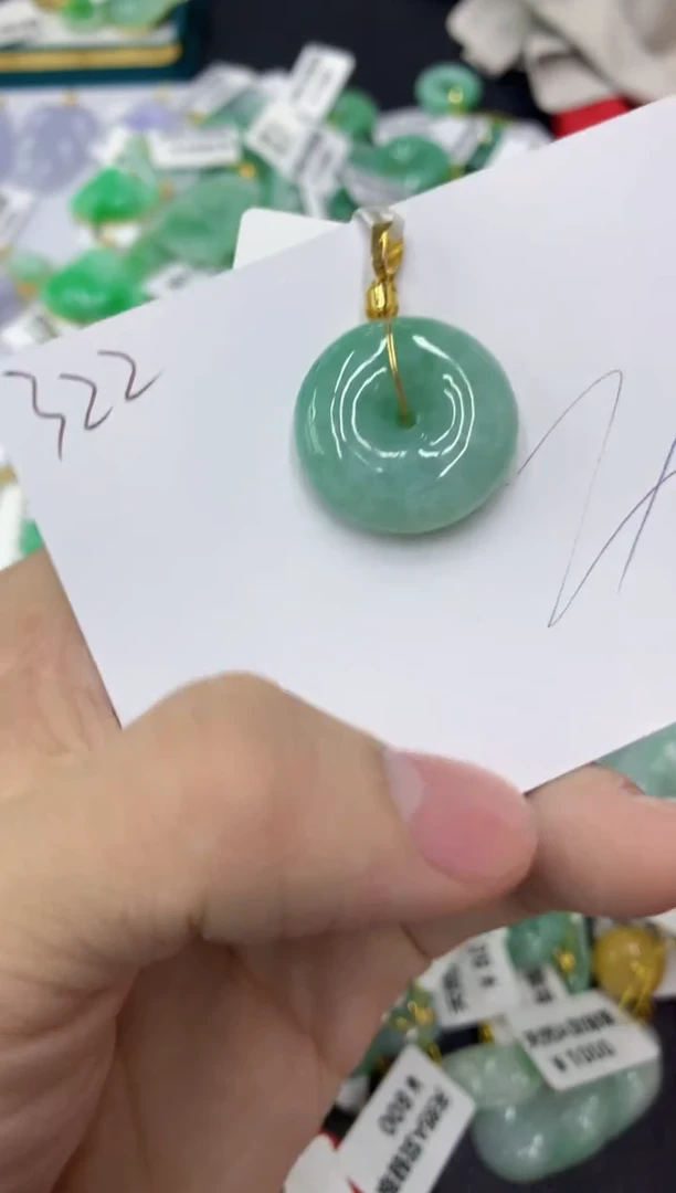 【闪购商品】翡翠颈饰未镶嵌11111111