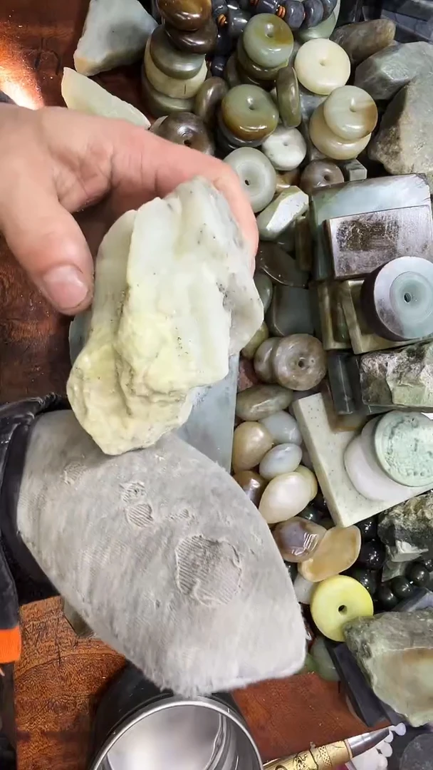 未镶嵌和田玉珠宝半成品1
