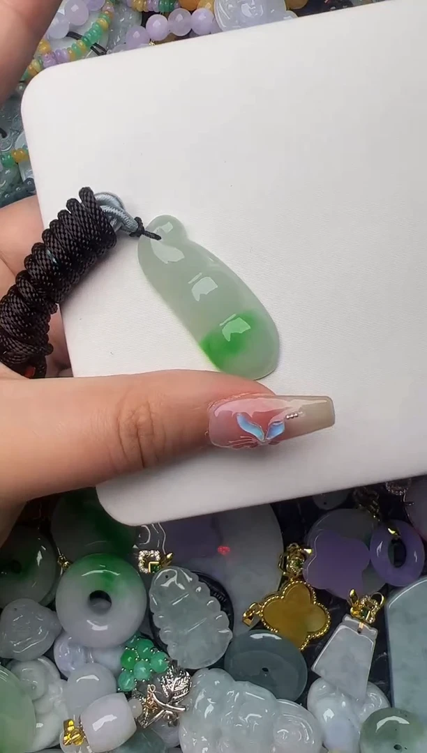 翡翠未镶嵌颈饰天然缅甸翡翠吊坠