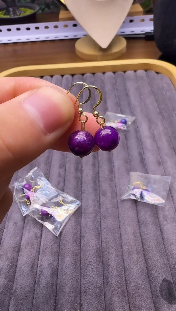 14K金镶嵌苏纪石（舒俱来）耳饰E04