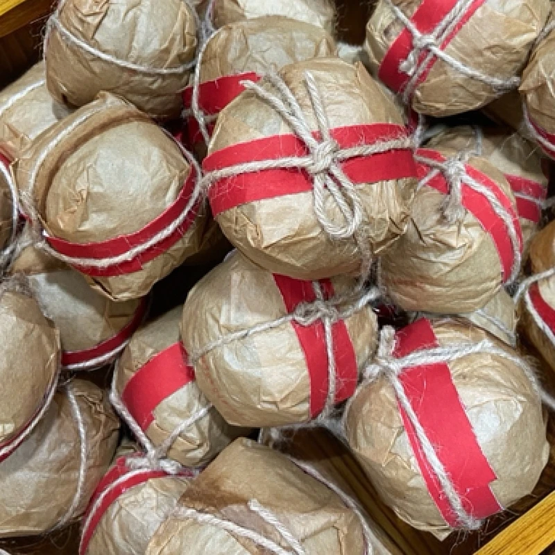 2010年白茶坨300g普洱茶（白茶）紧压茶