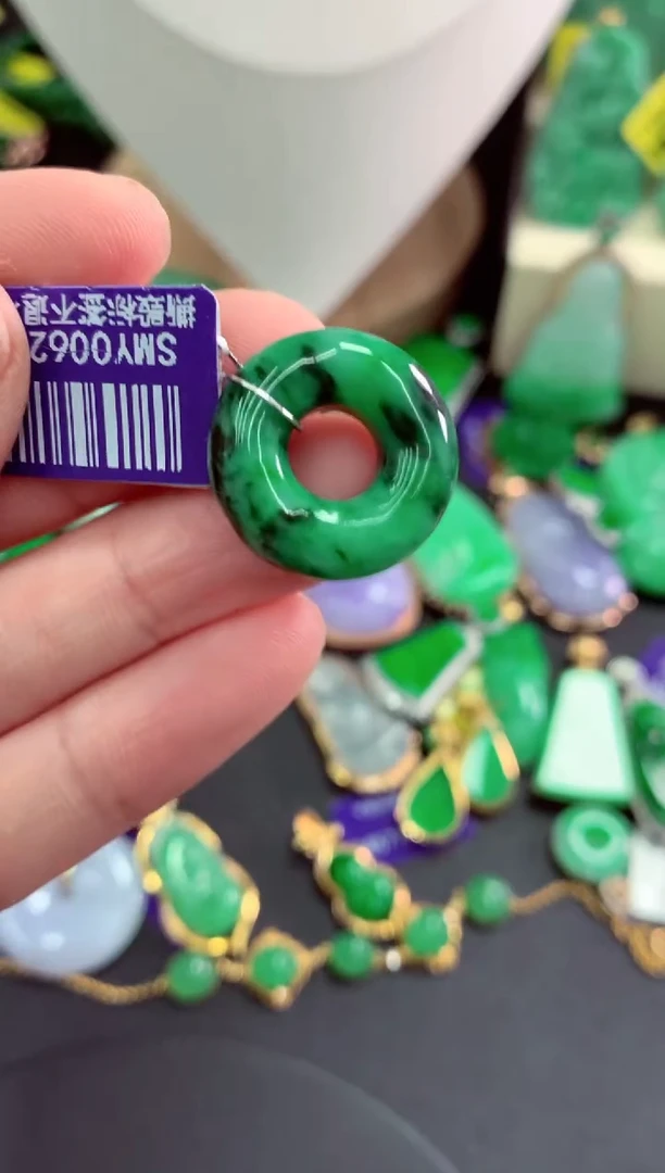 吊坠(不含链)未镶嵌翡翠天然缅甸翡翠A货