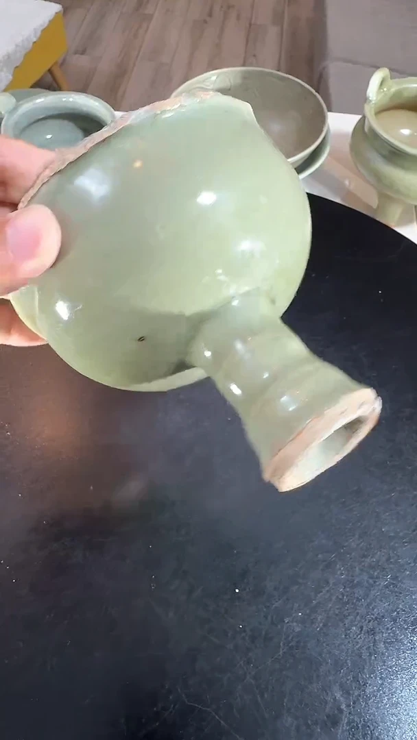 瓷片龙泉青瓷梅子青高足杯学习标本