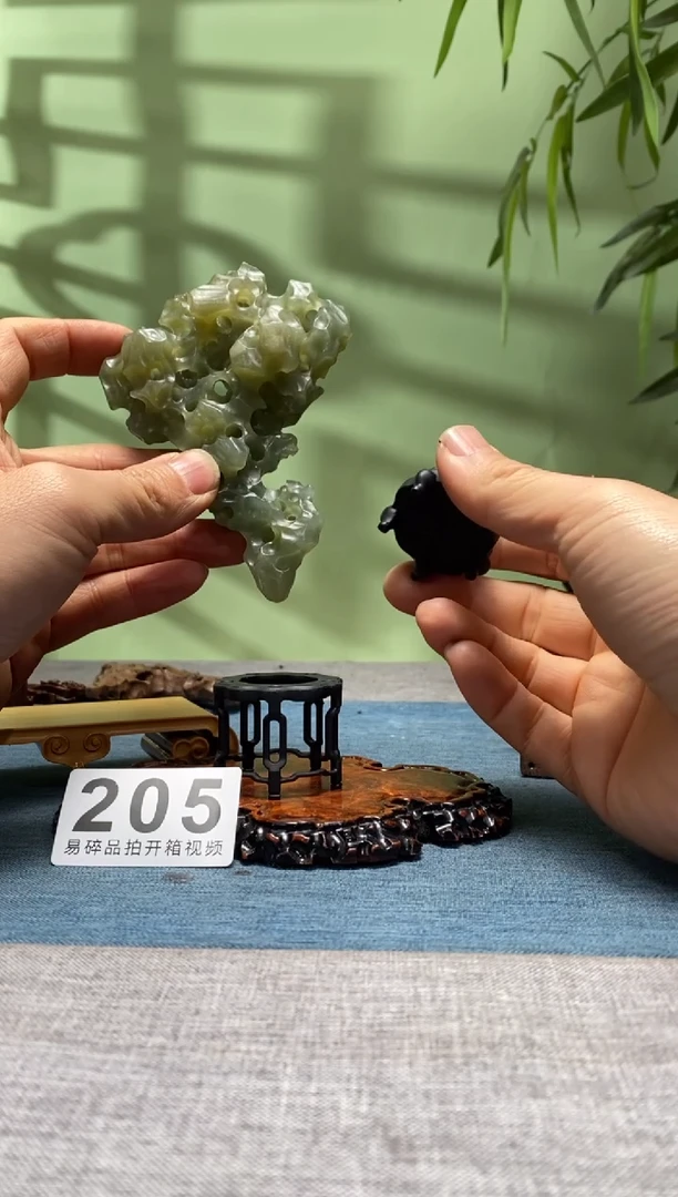 【闪购商品】树脂制品底座 石头是辽宁丹东晶205号