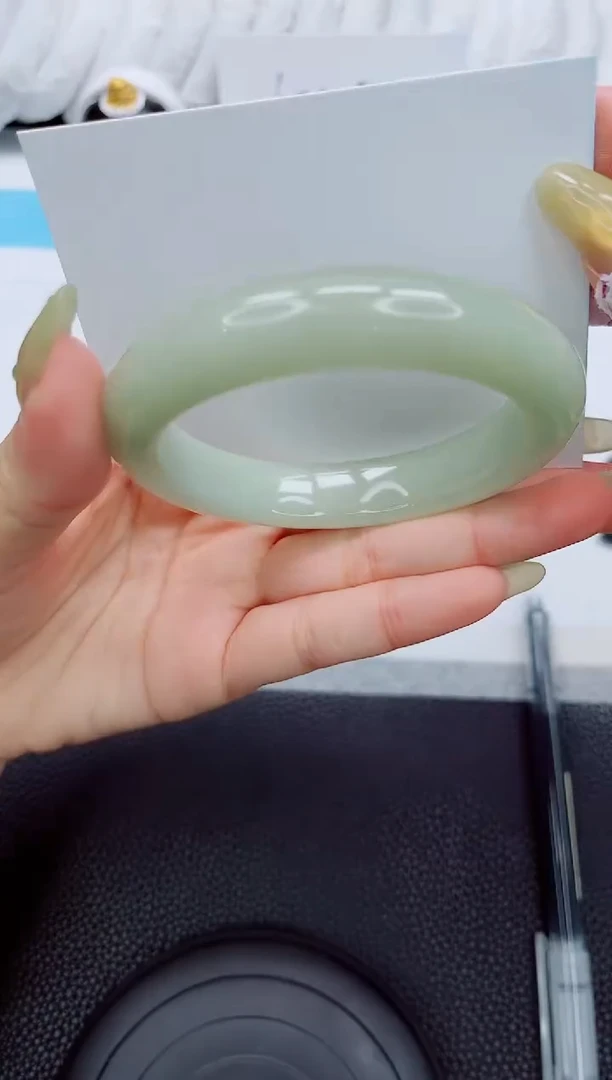 未镶嵌手镯石英质玉48-56.8