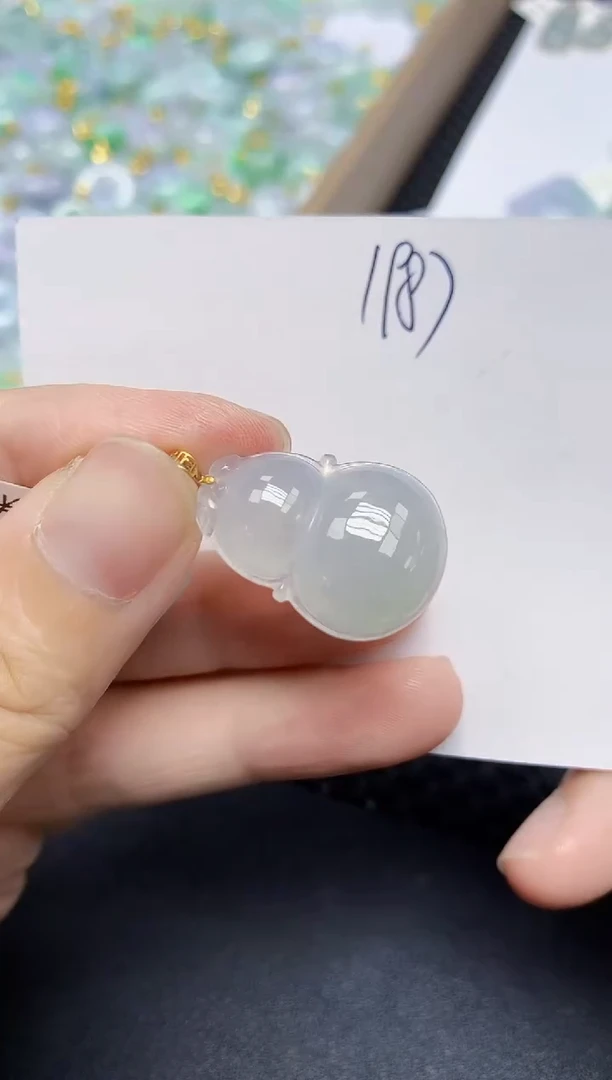 翡翠18K金镶嵌颈饰天然缅甸翡翠A货