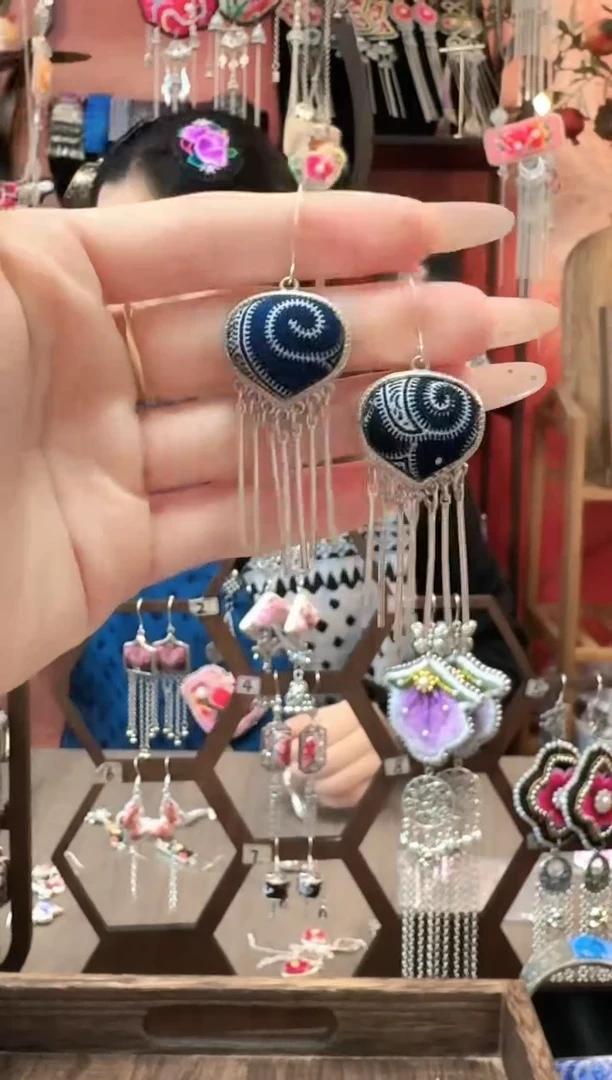 织绣云织谣民族风精美饰品23