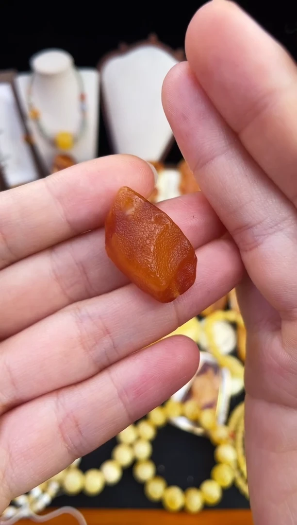 琥珀未镶嵌珠宝奇石柒月