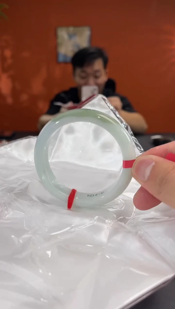 未镶嵌手镯翡翠12    53