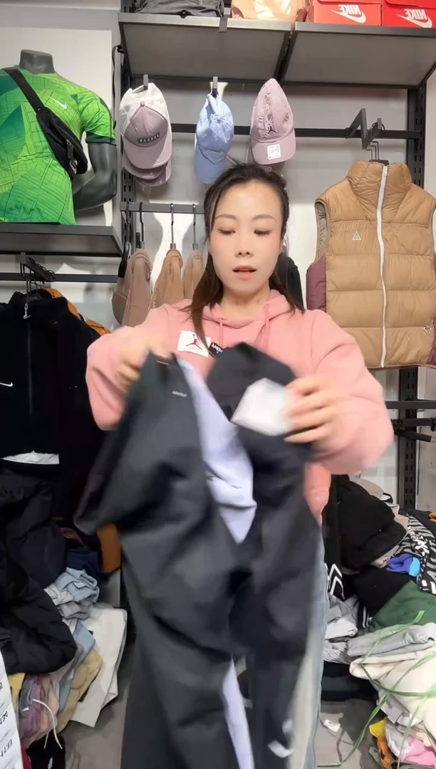 1132编码 瑕疵款直播间过款为准 尺码    身高  3