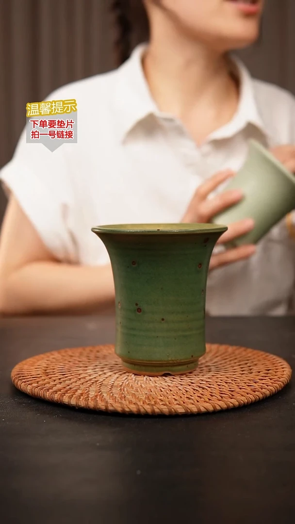 瓷片，口约9-10  高约10-11