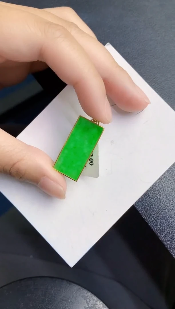 翡翠18K金镶嵌颈饰天然缅甸A货翡翠