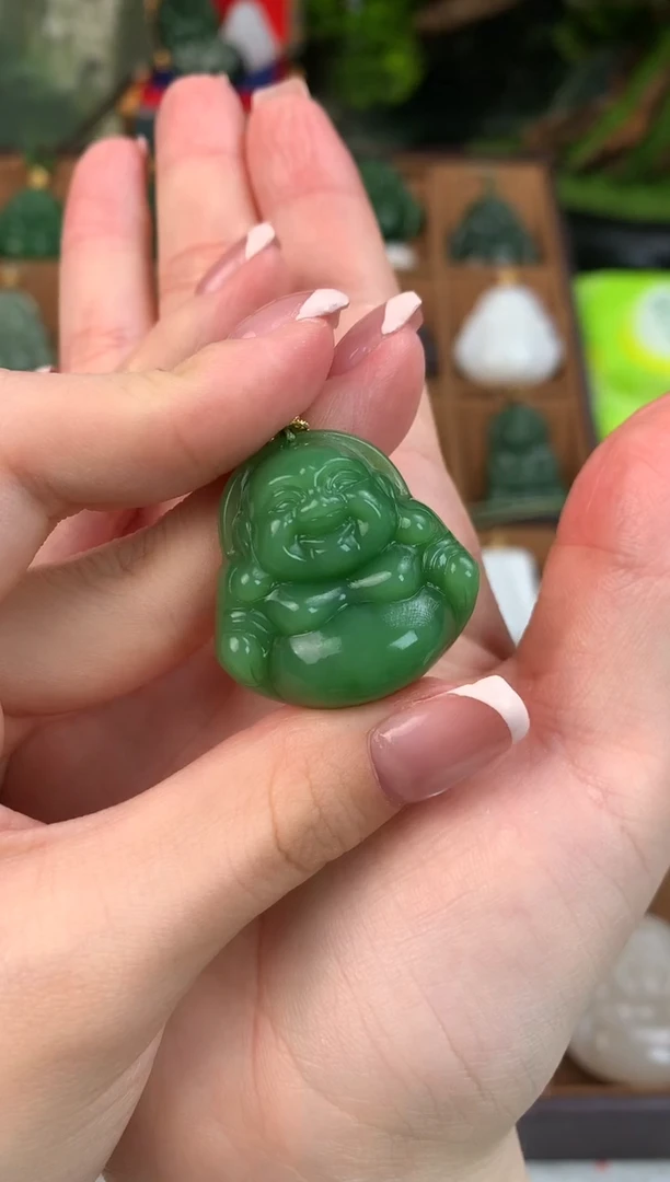 颈饰未镶嵌和田玉吊坠