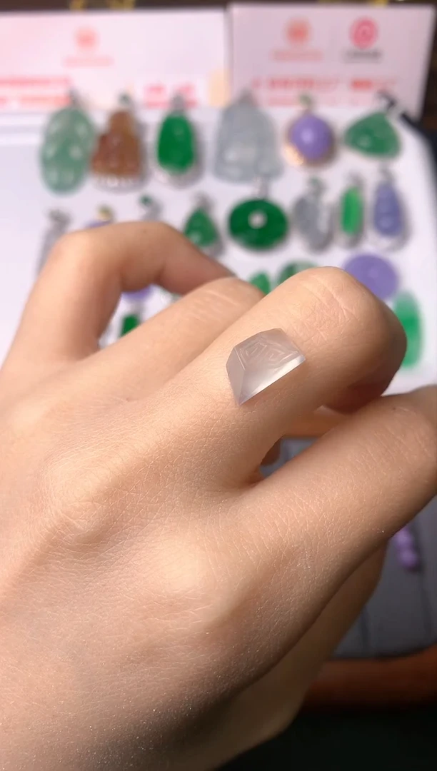 【闪购商品】定制翡翠未镶嵌裸石（镶嵌定制）