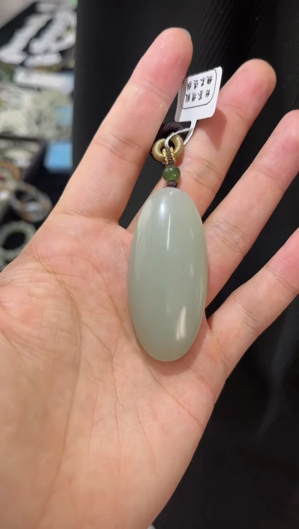 手串未镶嵌和田玉且末青白水滴无事牌微色差