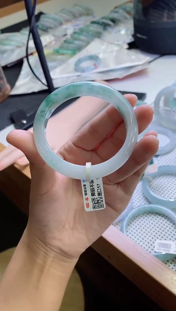 未镶嵌手镯翡翠正圈57圈口，17