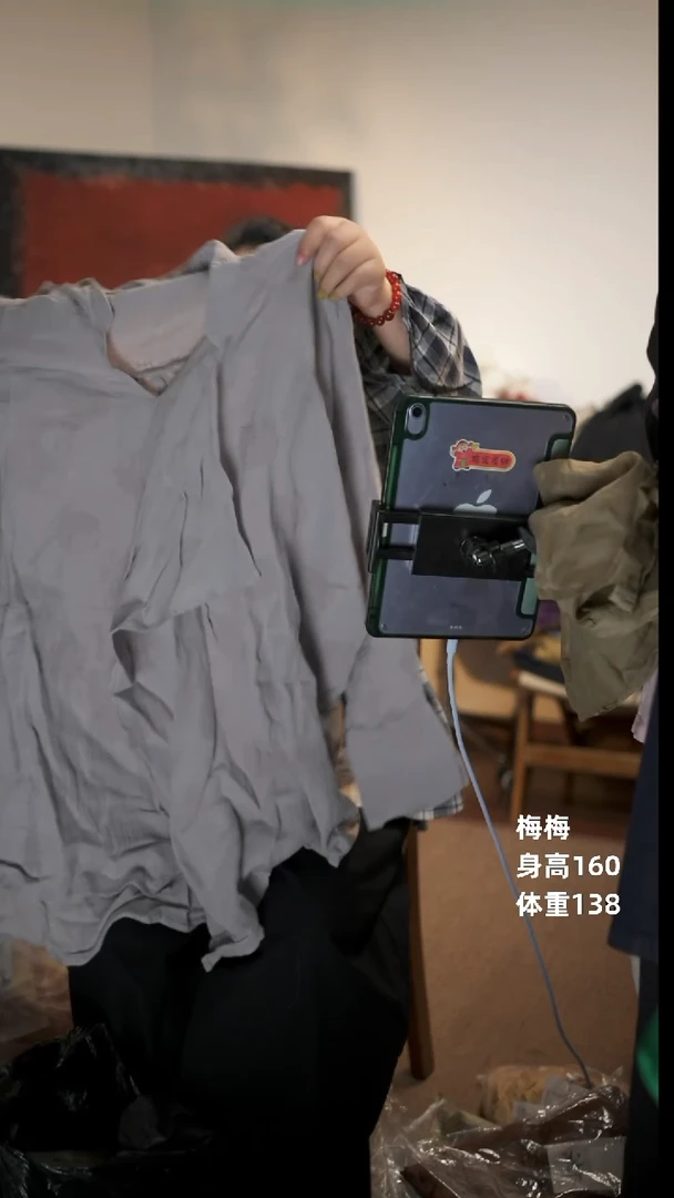 灰色波点麻棉上衣长袖