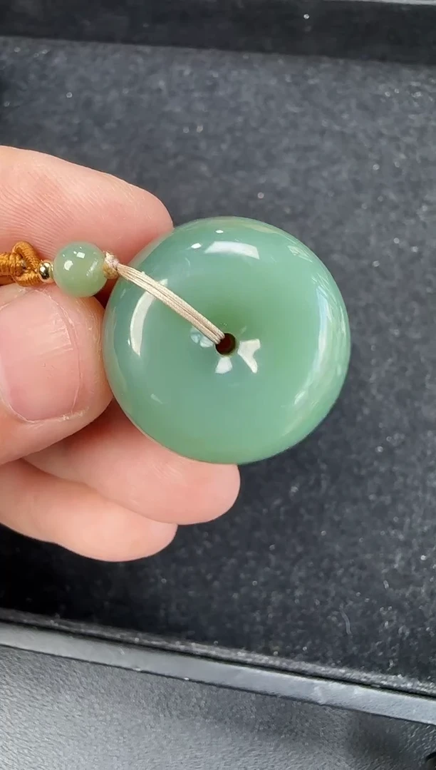 颈饰未镶嵌和田玉粉青平安扣