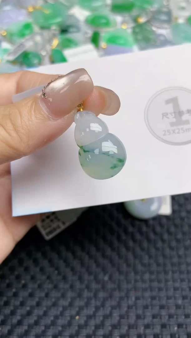 颈饰18K金镶嵌翡翠天然缅甸A货翡翠百元以上9元证书费自理