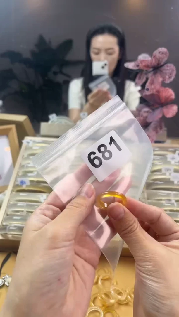 玛瑙/玉髓手镯未镶嵌681