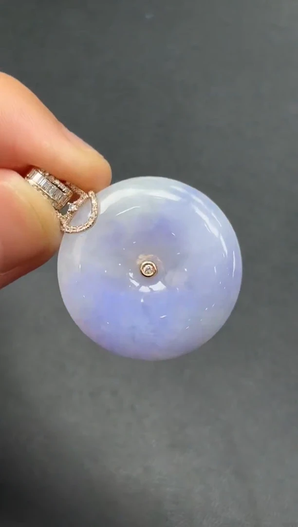 18K金镶嵌挂件翡翠平安扣