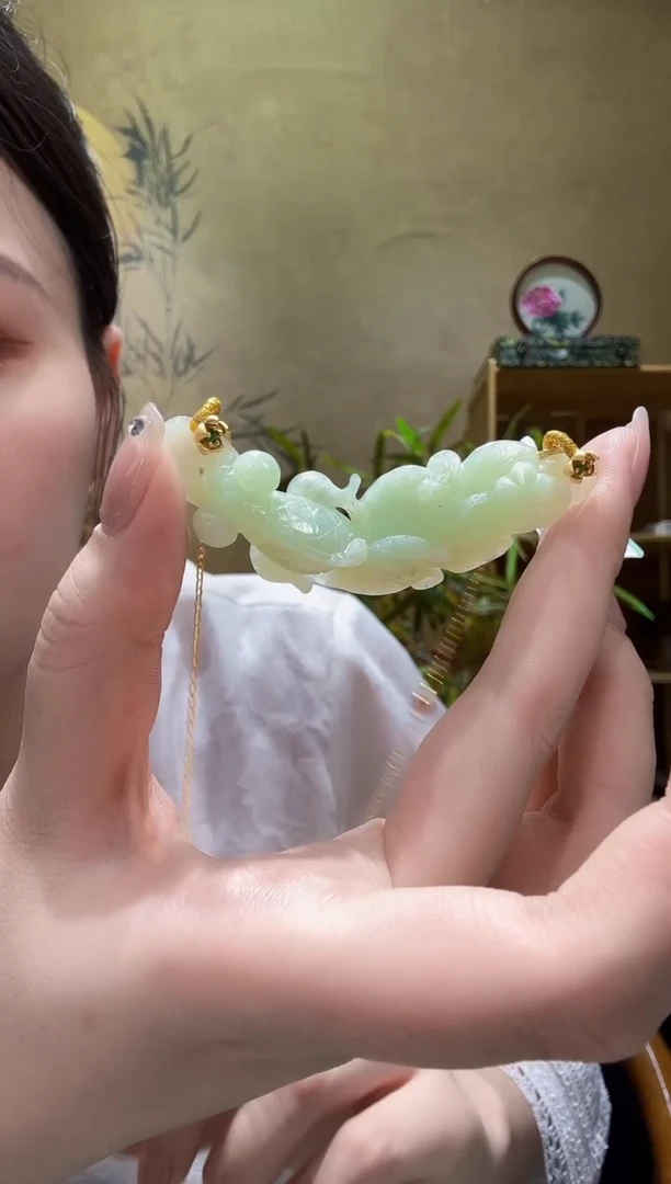 颈饰未镶嵌翡翠吊坠