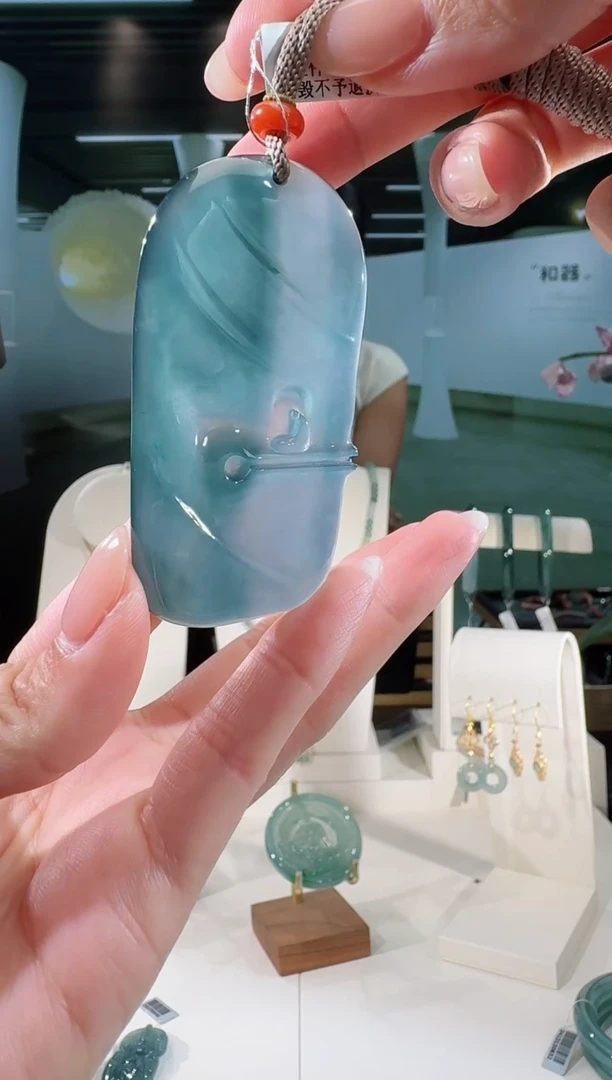 翡翠未镶嵌吊坠(不含链)悟道