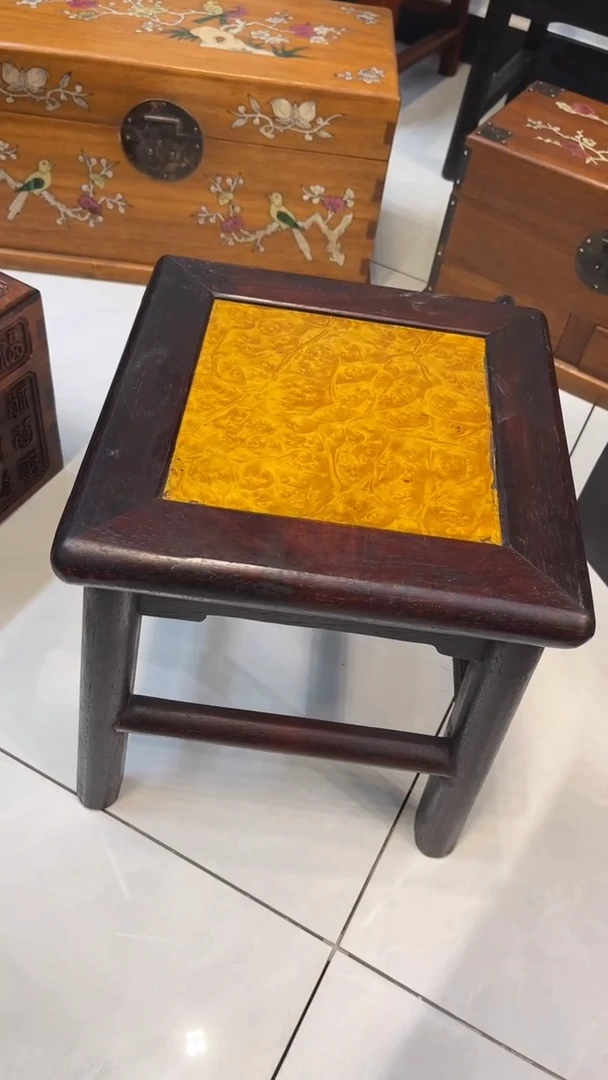 【闪购商品】木嵌金丝楠富贵凳