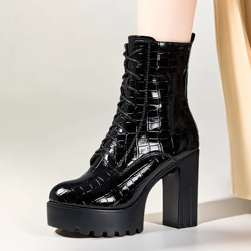 10cm圆头高跟马丁靴女2025秋冬新款系带中筒靴大码高跟漆皮小短靴