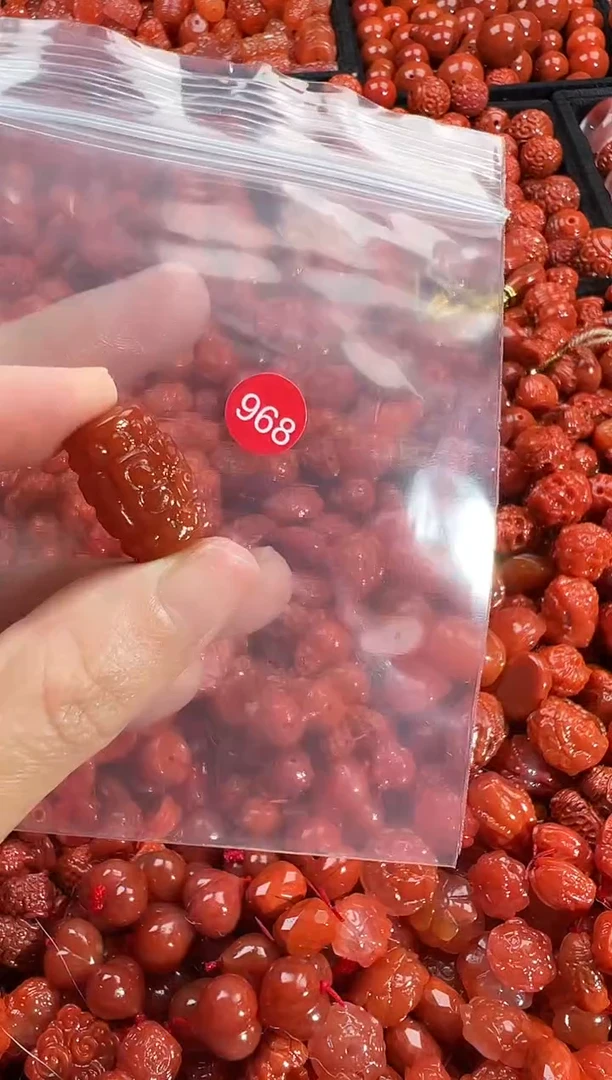 颈饰未镶嵌南红玛瑙1