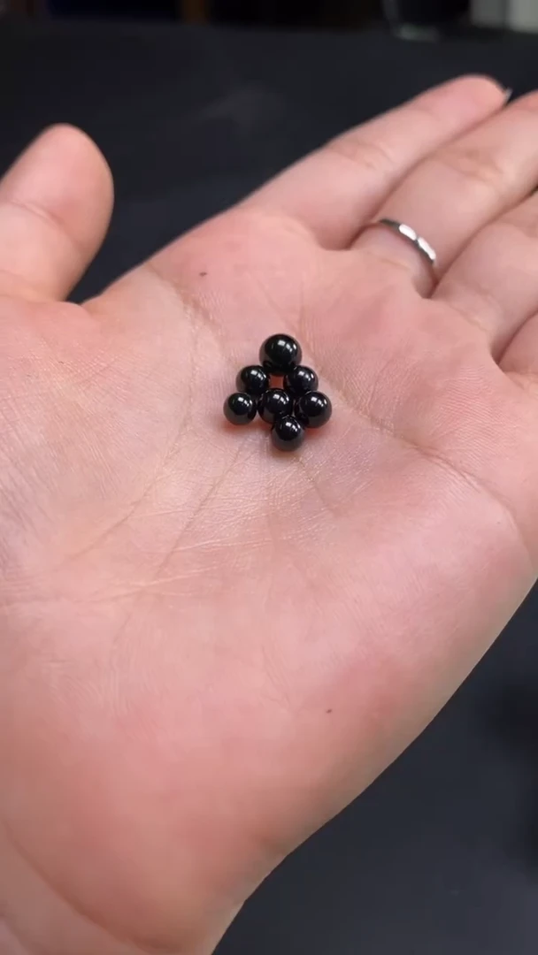 定制翡翠未镶嵌一手墨翠珠珠