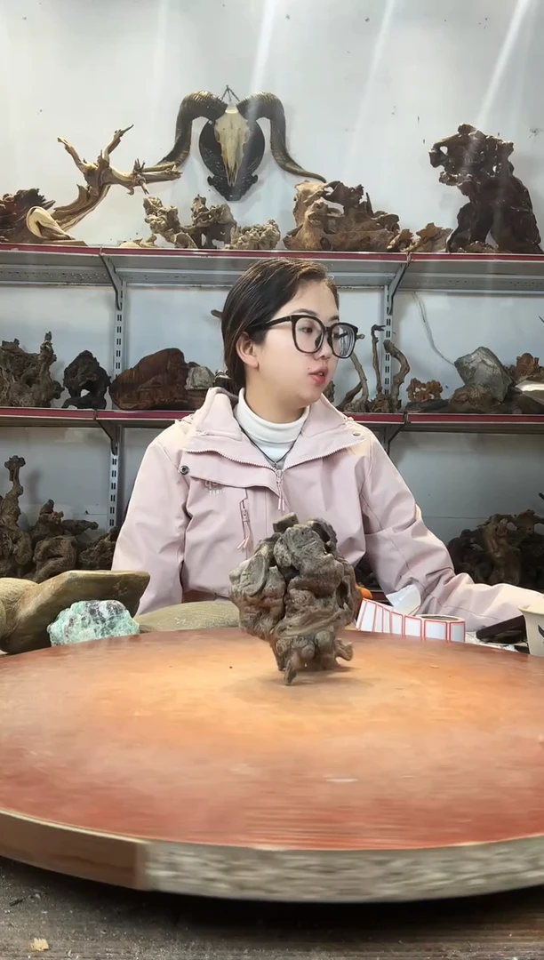 木哈****哈黄荆随型风化镂空底座摆件无漆无蜡