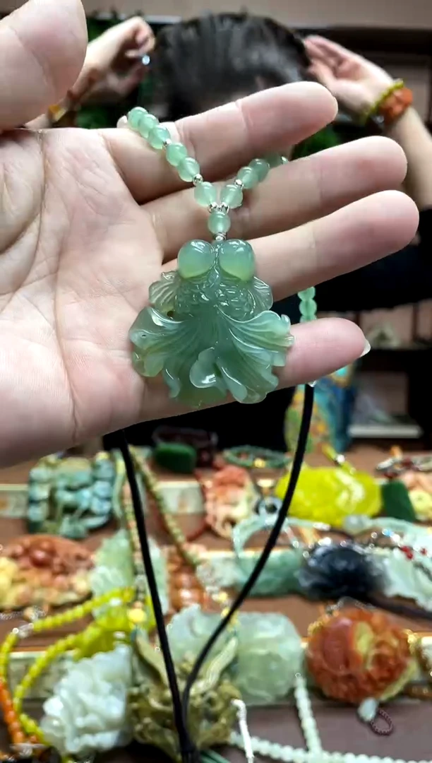 未镶嵌岫玉吊坠·