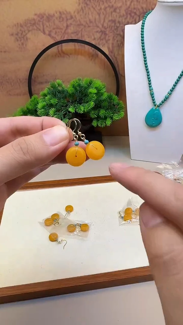 蜜蜡14K金镶嵌耳饰E82