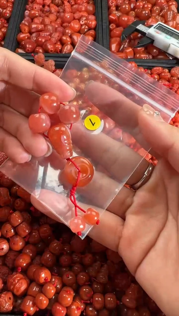 【闪购商品】南红玛瑙颈饰未镶嵌1