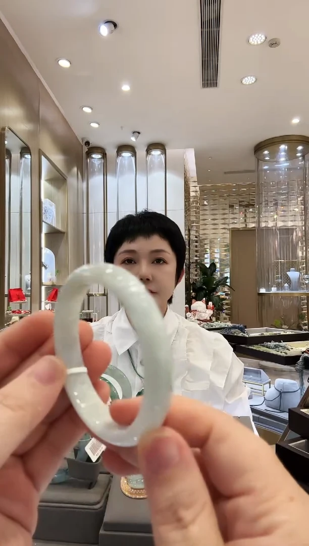 翡翠手镯未镶嵌33