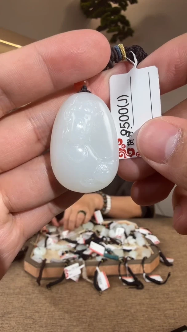 颈饰未镶嵌和田玉1J