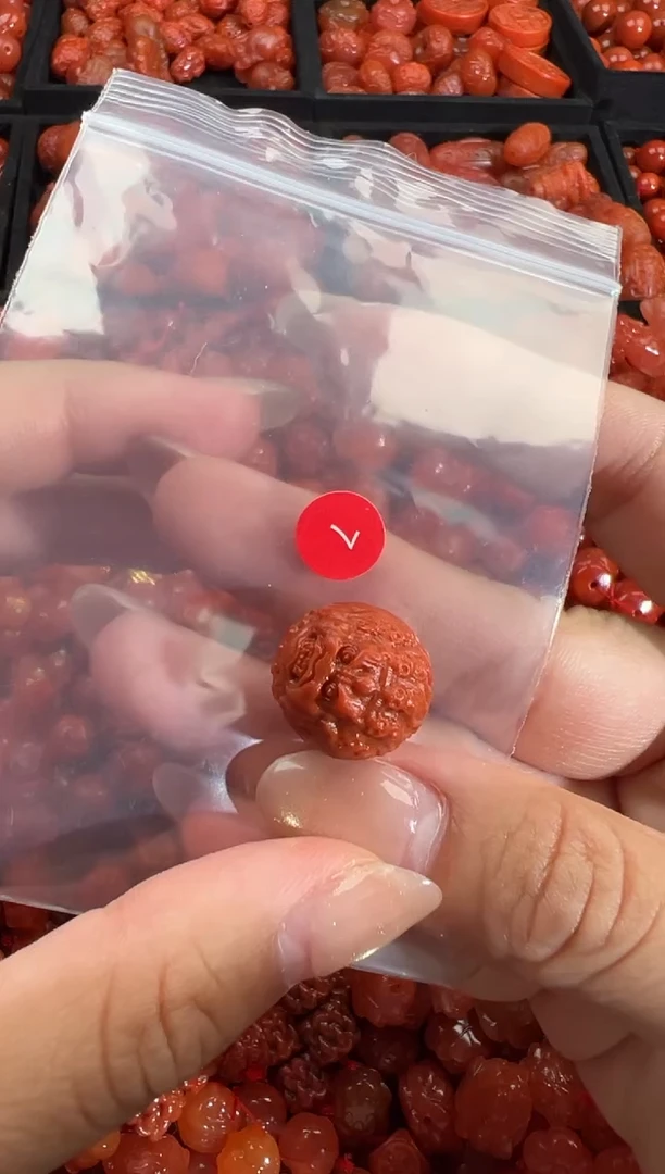 南红玛瑙未镶嵌颈饰1