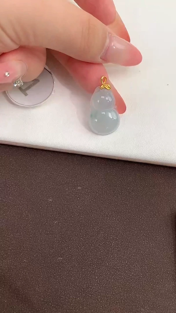 颈饰18K金镶嵌翡翠天然缅甸A货翡翠