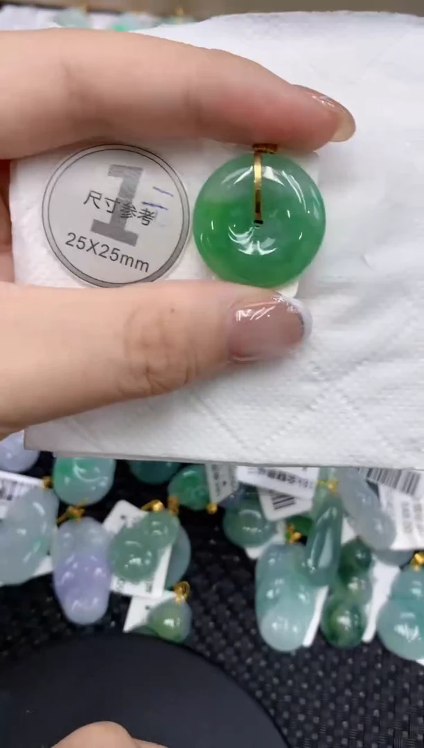 颈饰18K金镶嵌翡翠1111111